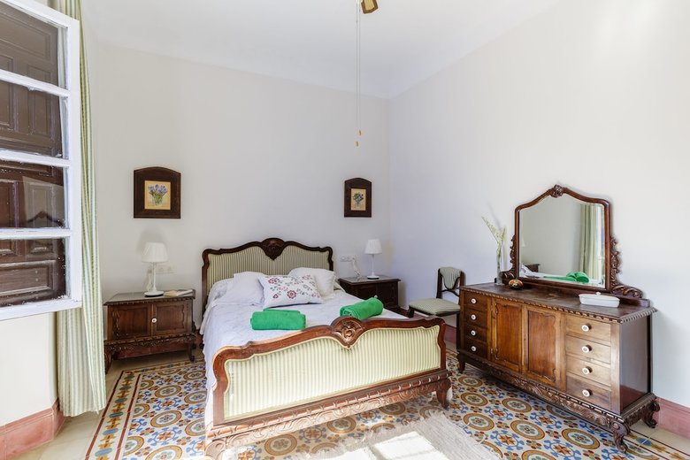 La Casa De �llora