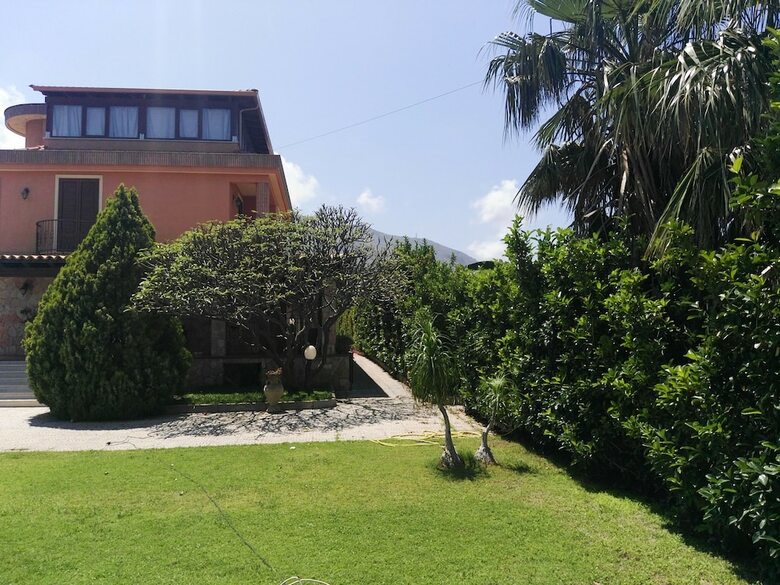 Hotel Villa Emy