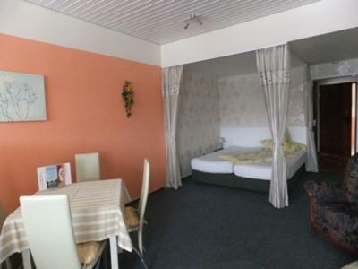 Hostal Hotel Strandhof M�hnesee