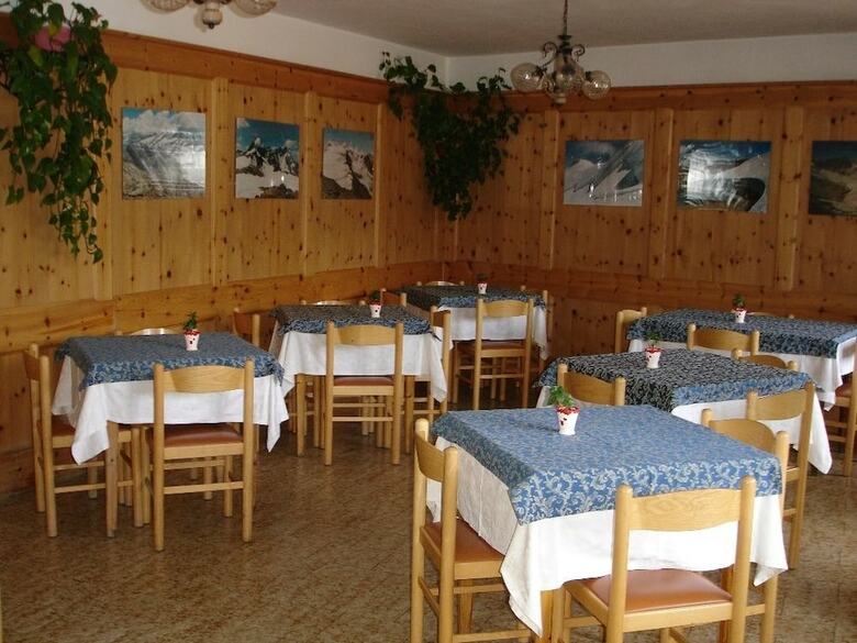 Hotel Albergo Alpina