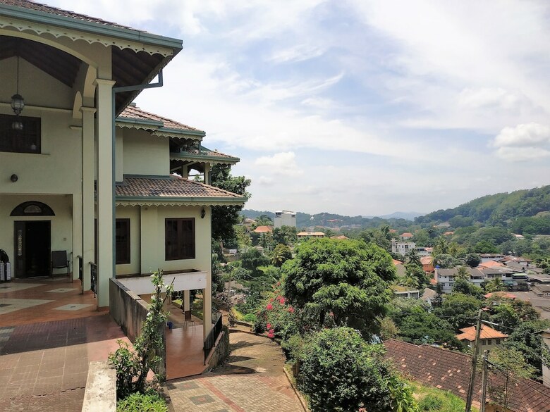 Hotel Breeze Villa Kandy