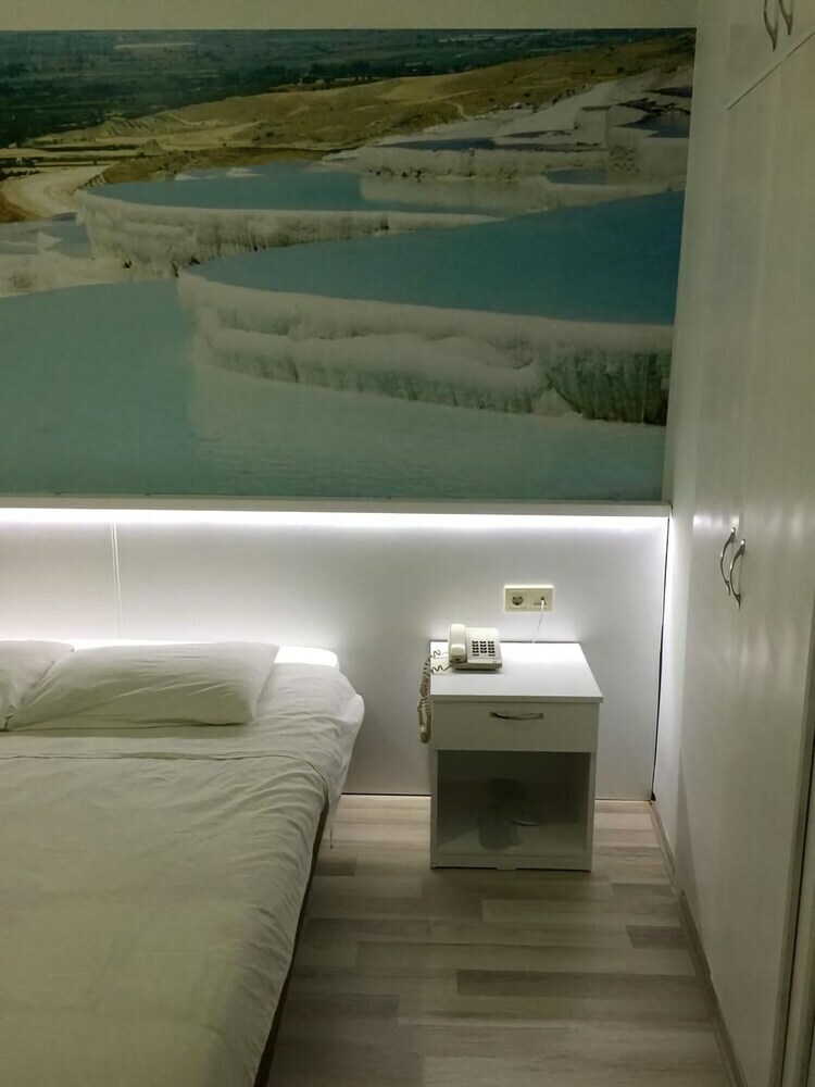 Mesut Hotel