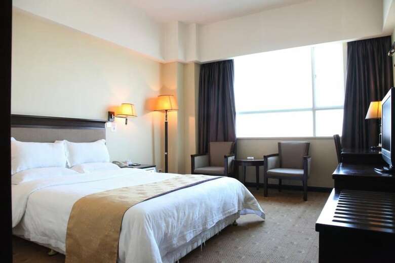 Lifu Hotel - Huang Pu Road Run Du