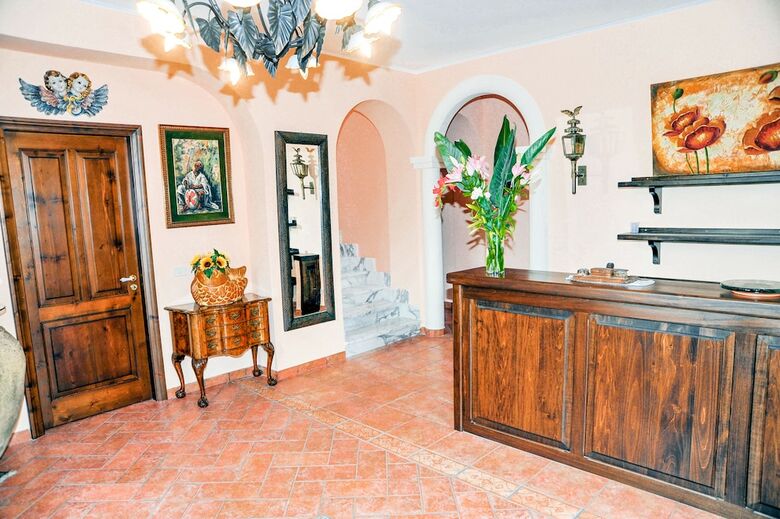 Hotel La Casa Rosa