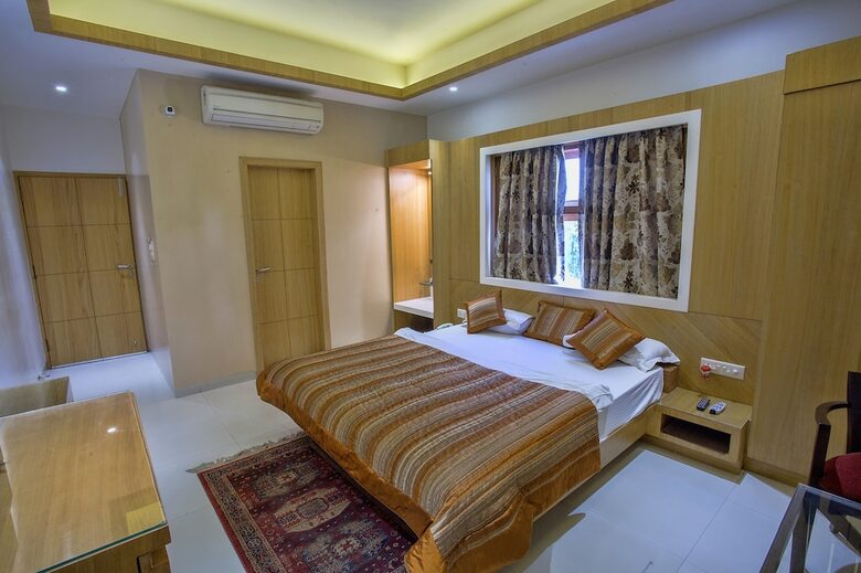 Palette - Hotel Deepali Palace
