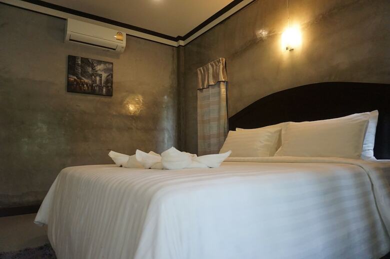 Hotel V Valley Resort