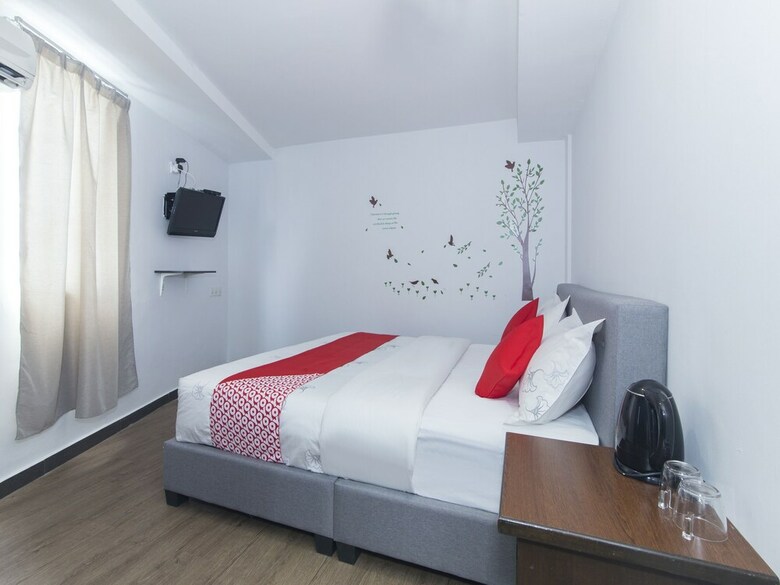 Oyo 893 Hotel Holmes Kelana Jaya