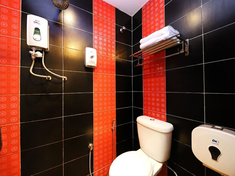 Oyo 893 Hotel Holmes Kelana Jaya