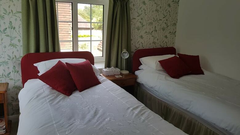 Bed & Breakfast Holly House