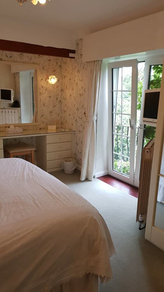 Bed & Breakfast Holly House