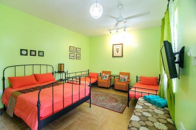 Bed & Breakfast Casugria Dutch Heritage Residence