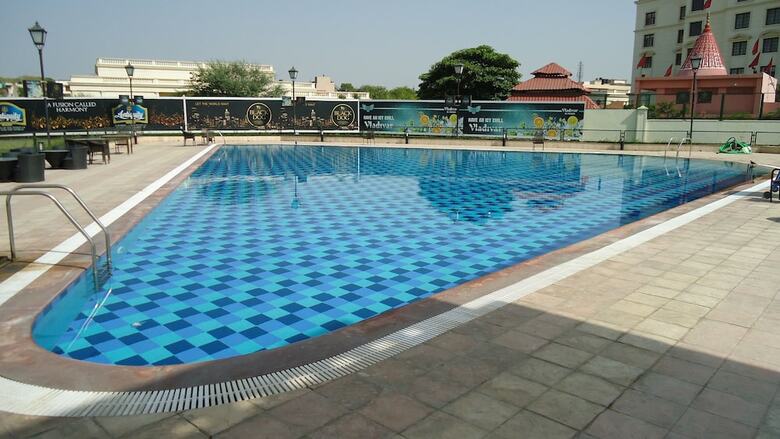 Hotel Dlf Club 3