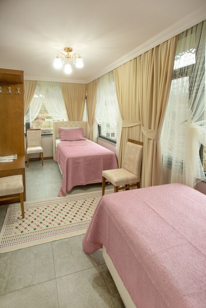 Jolnar Garden Hotel