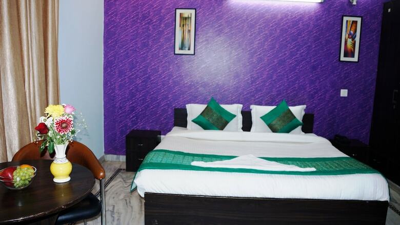 Hotel Maxfort Service Apartment
