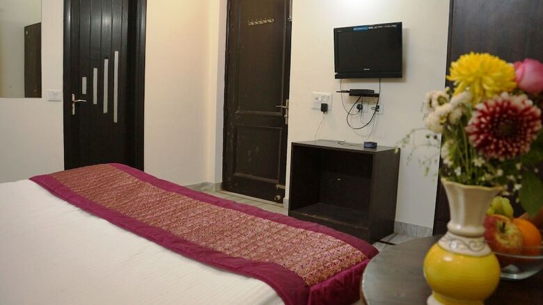 Hotel Maxfort Service Apartment