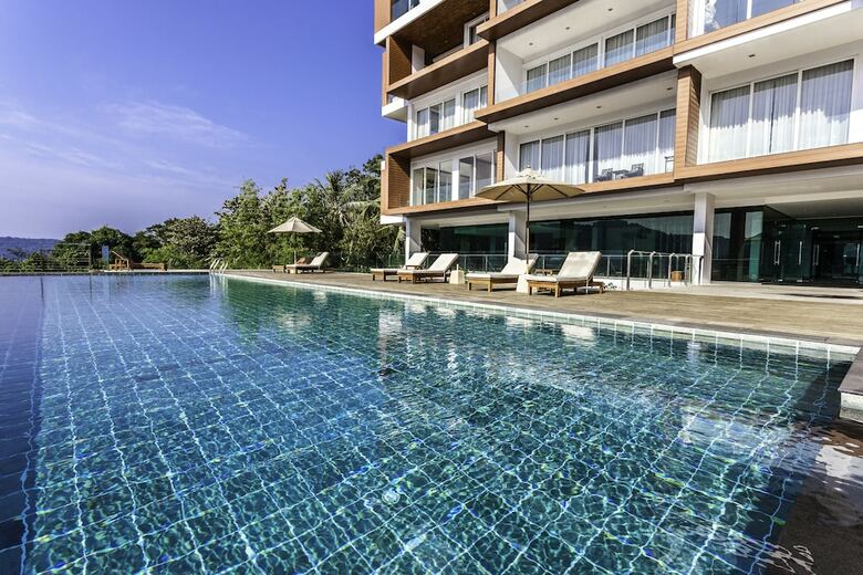 Q Kata Residence