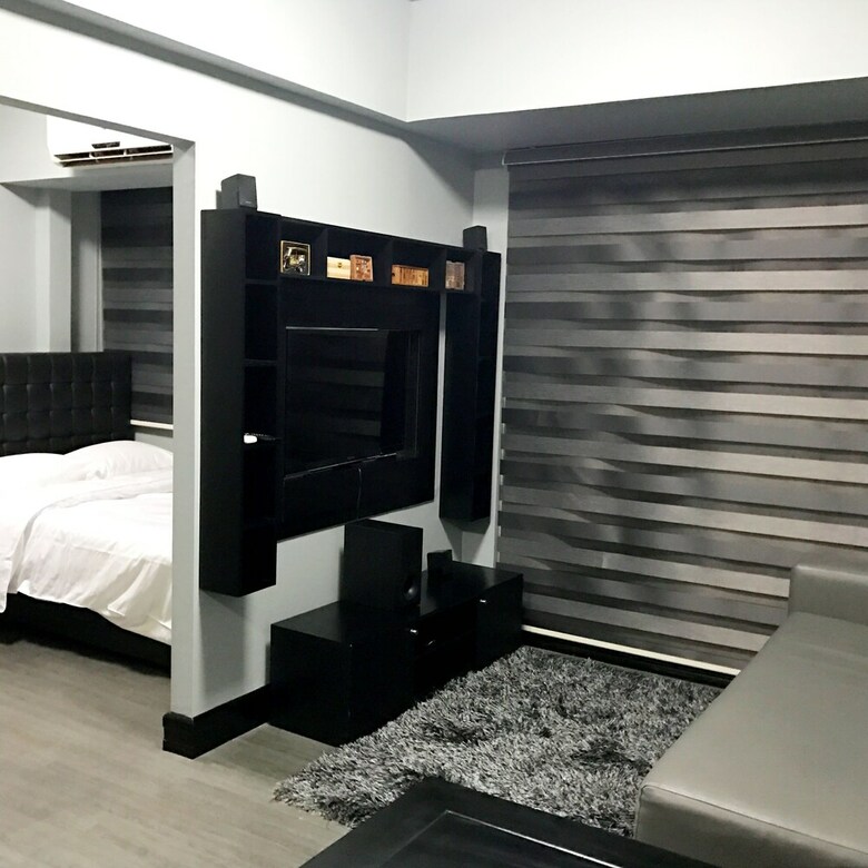 Luxury Condo At Forbeswood Parklane
