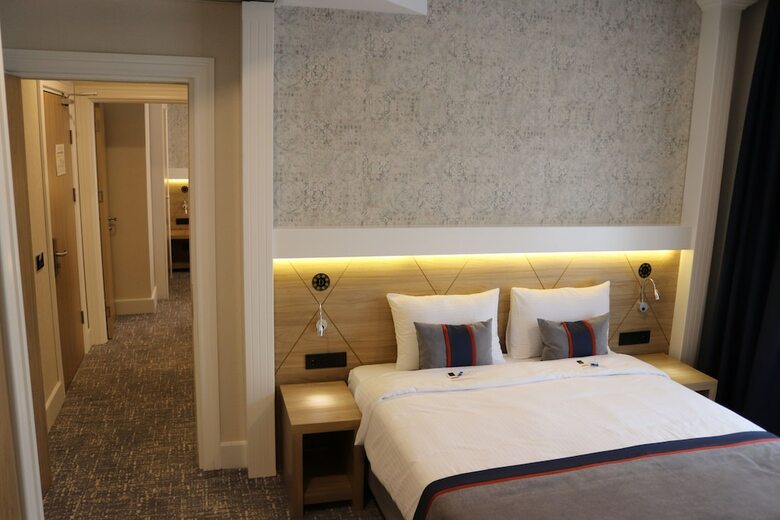 Hotel Des'otel