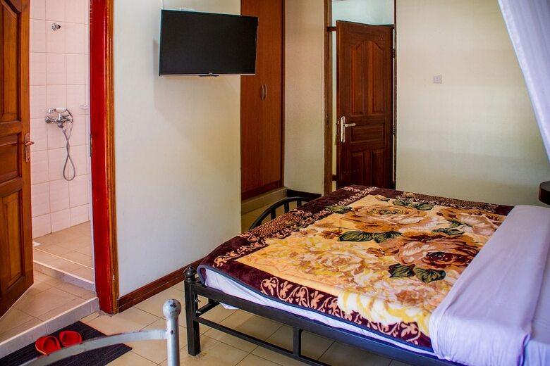 Hotel Alvers Mukono