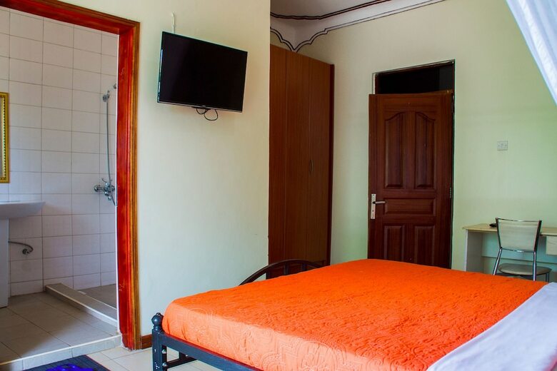 Hotel Alvers Mukono