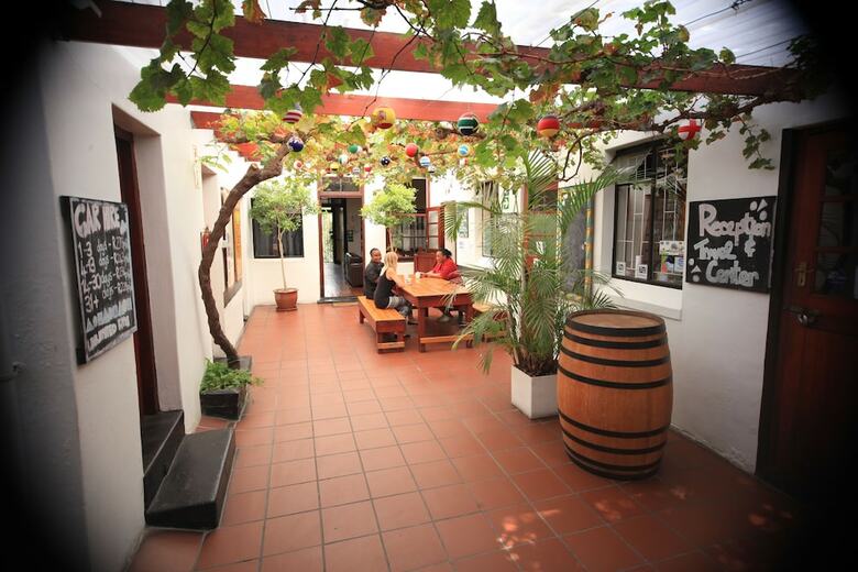 Hostal Zebra Crossing Backpackers