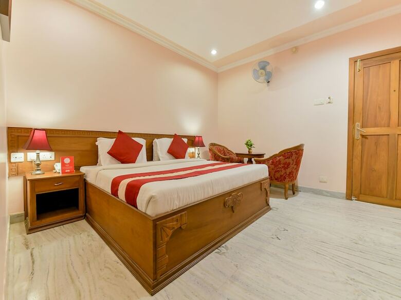 Hotel Oyo 15854 Grand Seasons