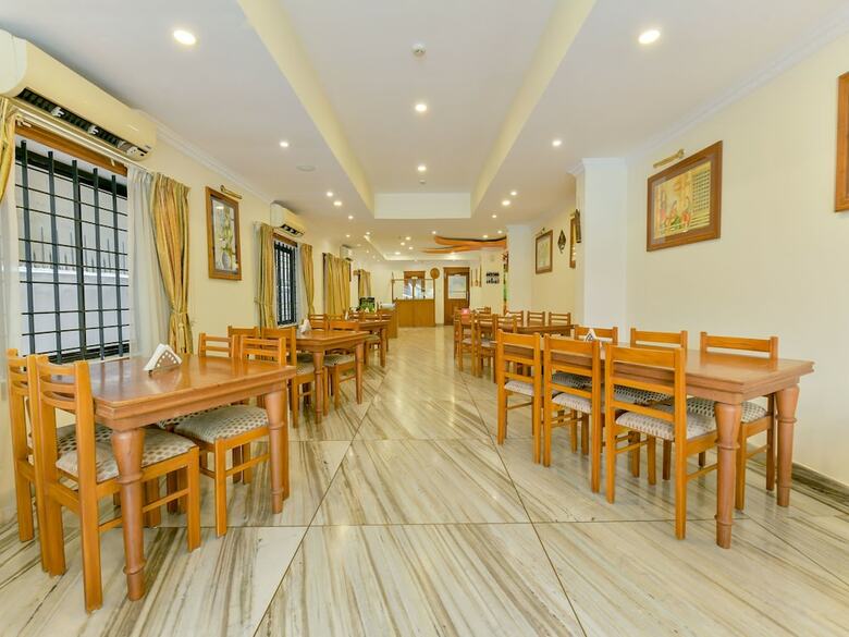 Hotel Oyo 15854 Grand Seasons