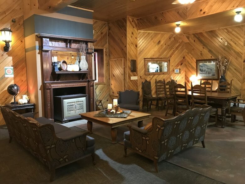 Hotel Colter's Lodge