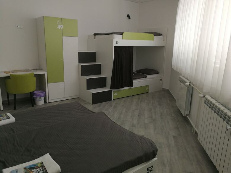 Hostal 3 F Hostel