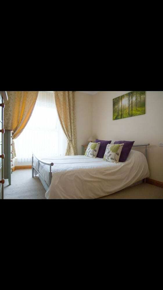 Bed & Breakfast Crossvilla Guest House & Tea Room