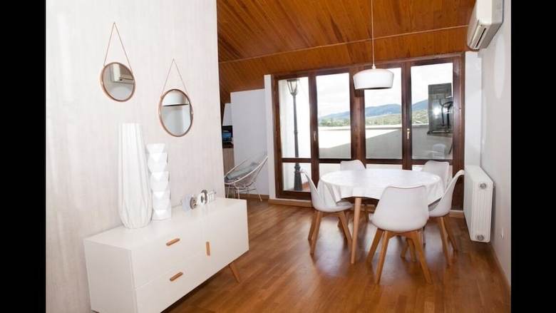 Apartamentos �tico Jaca Oroel
