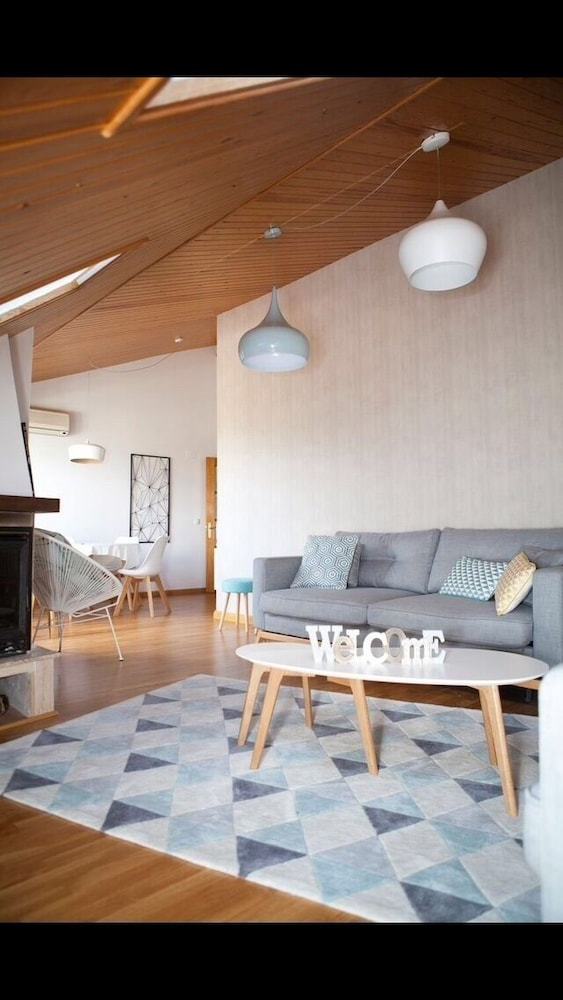 Apartamentos �tico Jaca Oroel