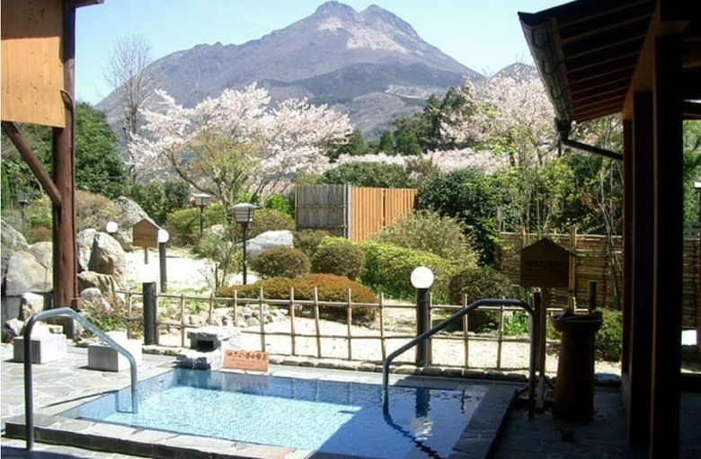 Yufuin Sansuikan