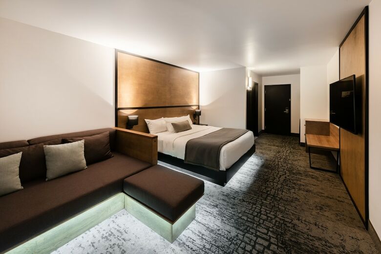 Ax Hotel