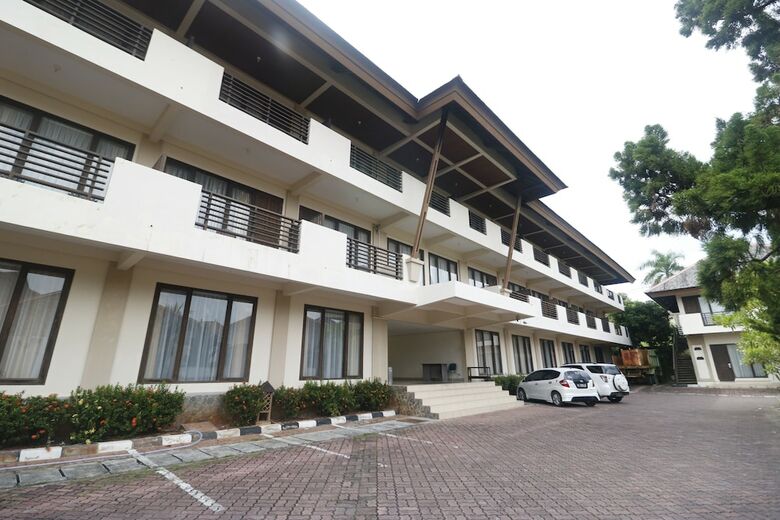Hotel Reddoorz Premium @ Bukit Damai Indah