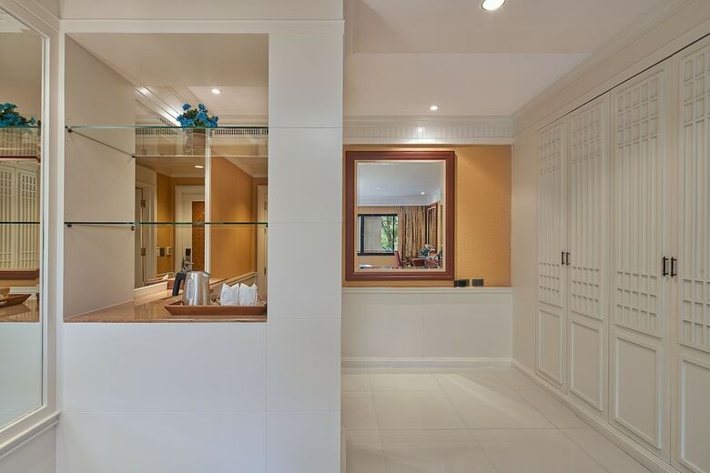 Floral Hotel � Dolphin Circle Pattaya