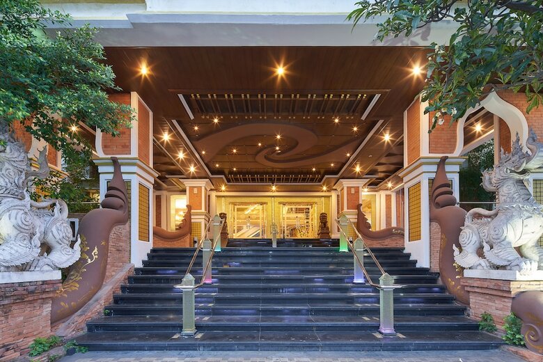 Floral Hotel � Dolphin Circle Pattaya