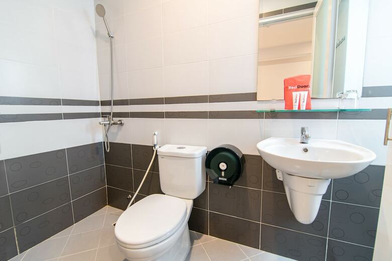 Hotel Reddoorz Plus Near Lotte Mart D7