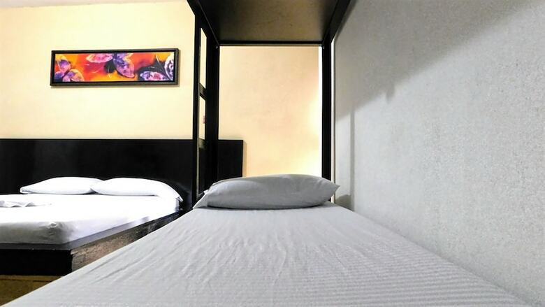 Hotel Suite 45