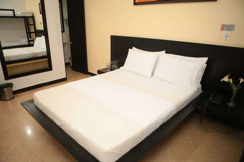 Hotel Suite 45
