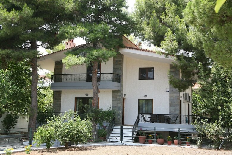 Villa In Athens Suburb Of Rafina