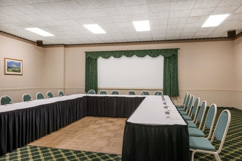 Hotel Ramada Plaza By Wyndham Portland