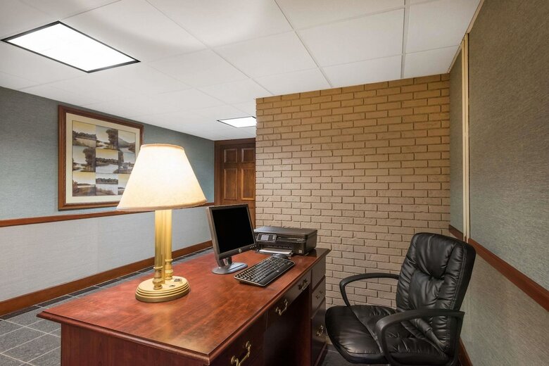 Hotel Ramada Plaza By Wyndham Portland