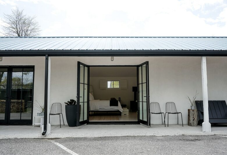 Posada Lakeside Motel