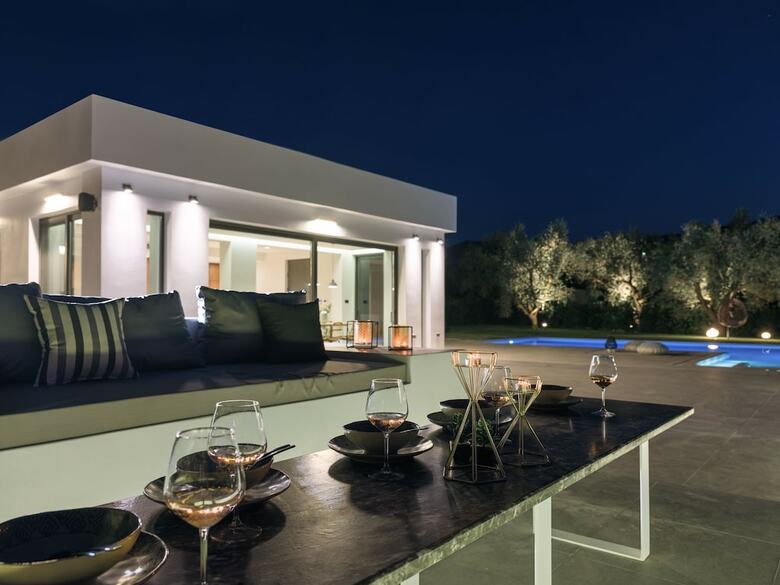 Drallos Luxury Villa