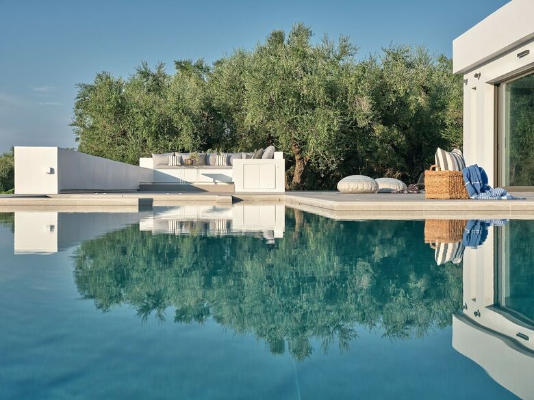 Drallos Luxury Villa