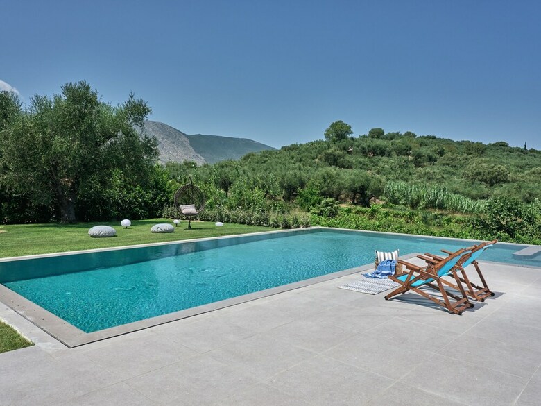Drallos Luxury Villa