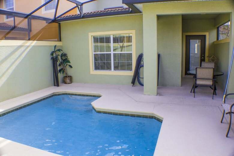 Paradise Palms Resort