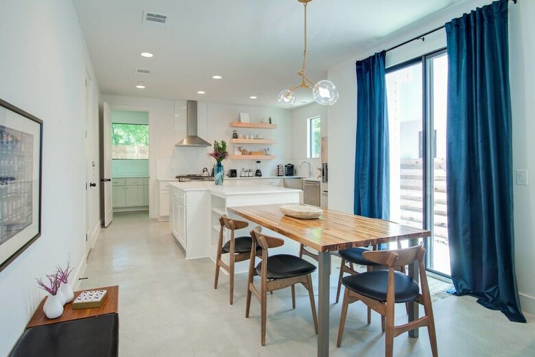 Divine 3br/2.5ba Downtown/east-side Home By Domio
