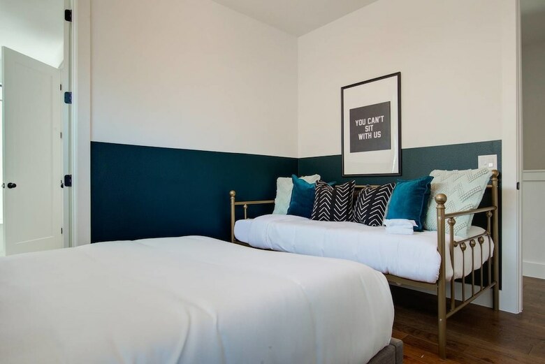 Divine 3br/2.5ba Downtown/east-side Home By Domio